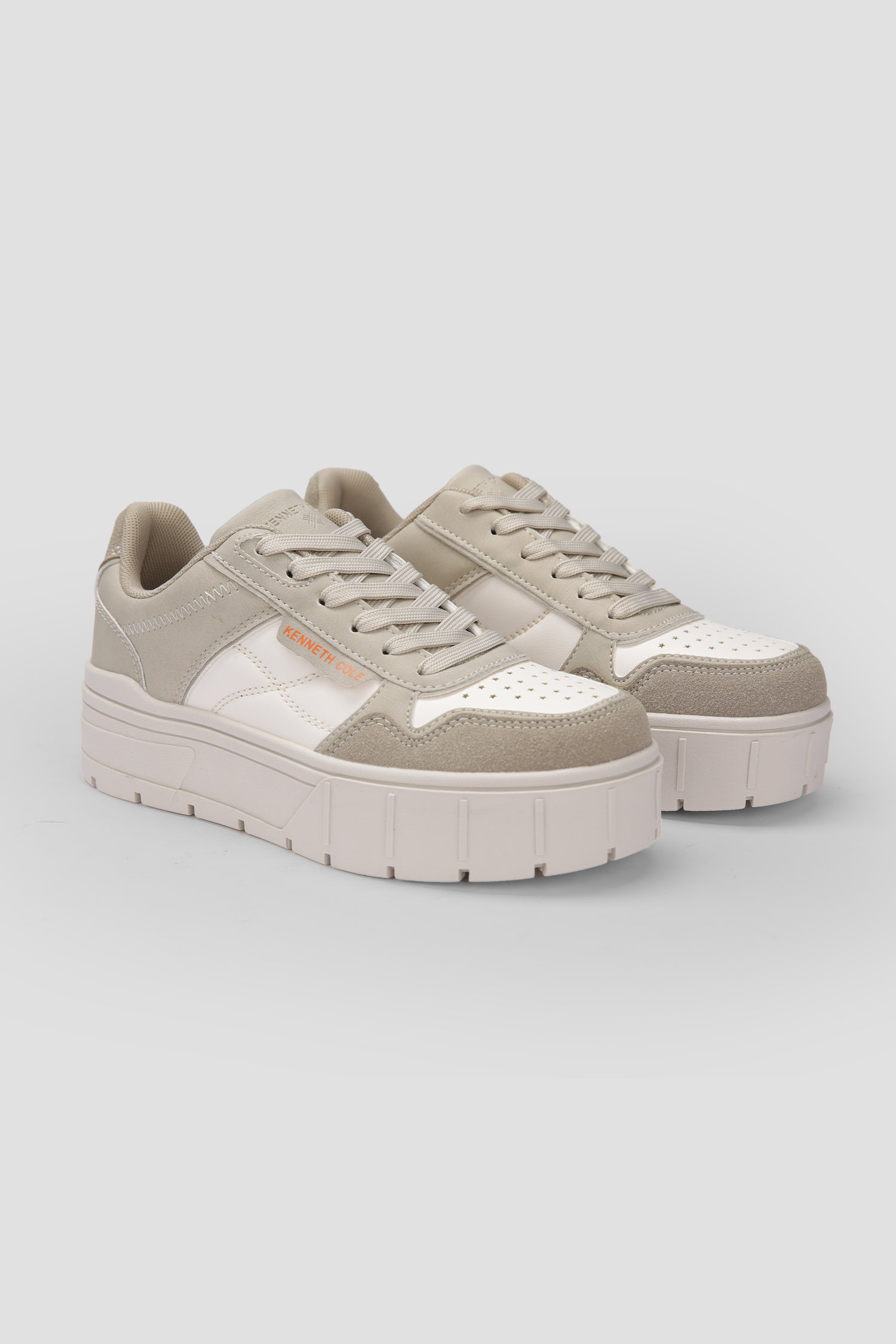 סניקרס סוליה גבוהה לנשים בצבע בז'