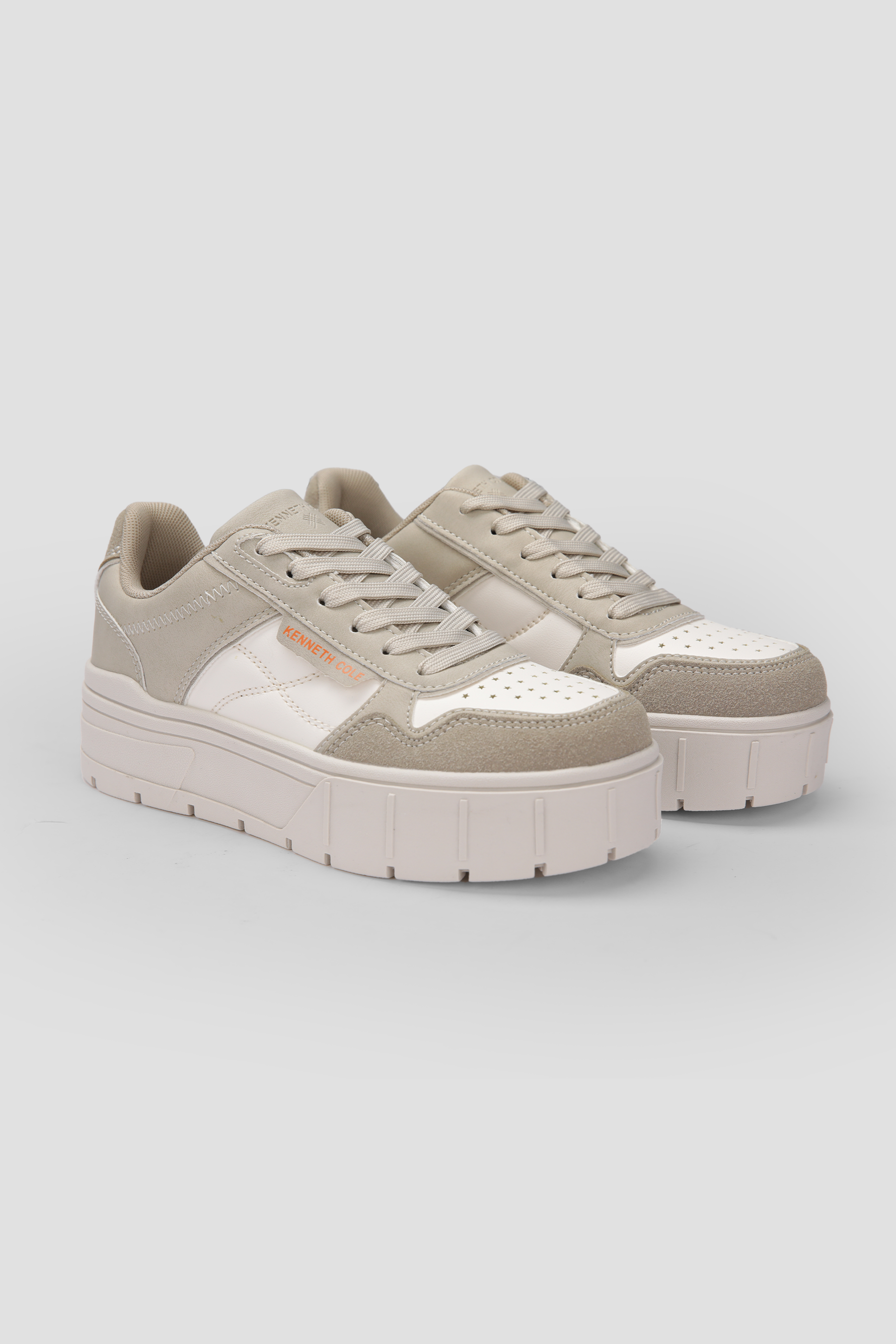 סניקרס סוליה גבוהה לנשים בצבע בז'