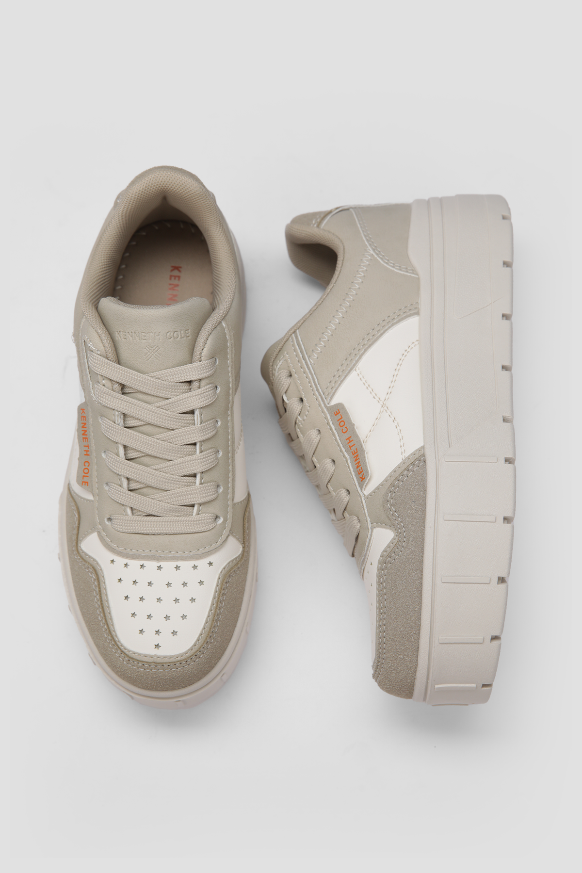 סניקרס סוליה גבוהה לנשים בצבע בז'