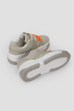 סניקרס לנשים בצבע אפור