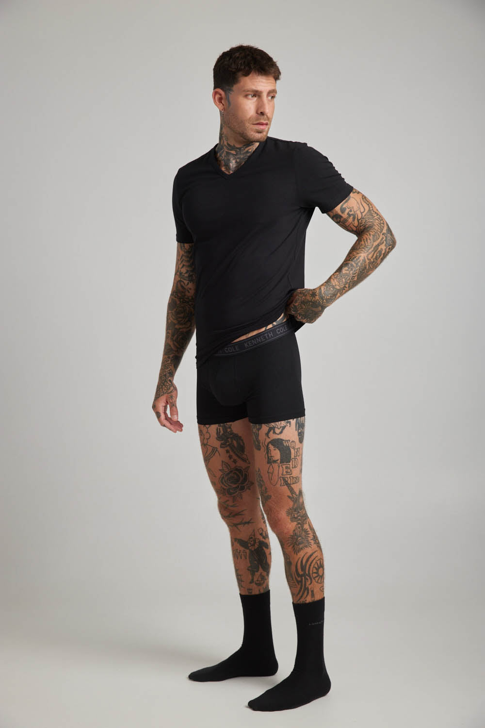 מארז שתי חולצות וי בייסיק לגברים