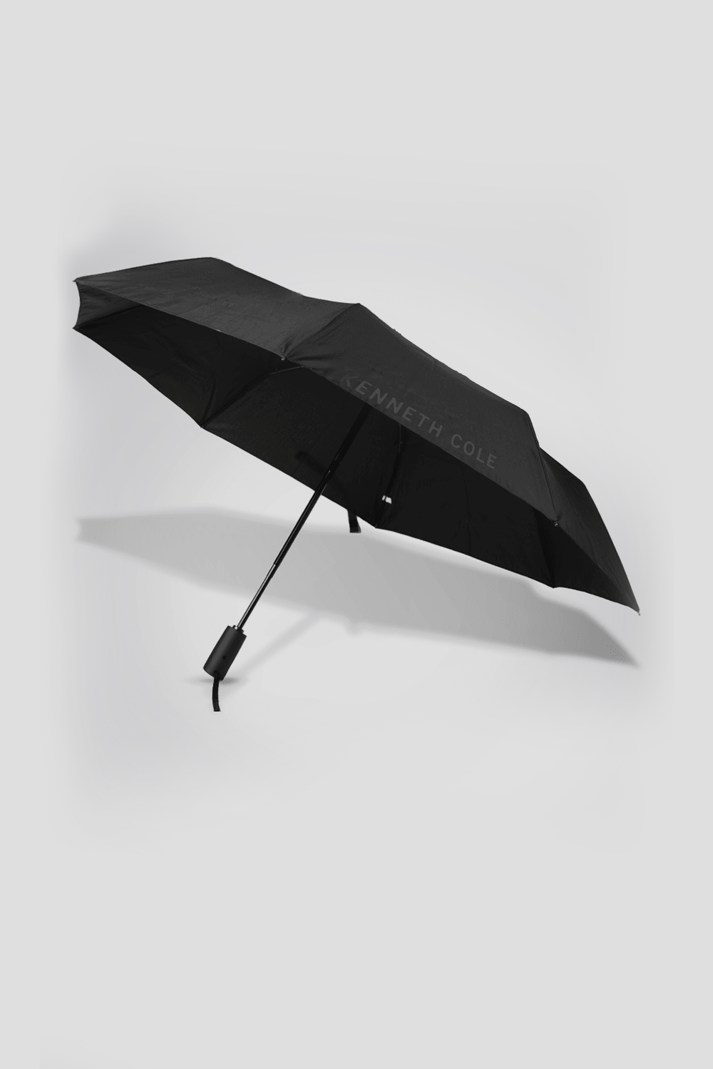 מטריה בגודל 25" בצבע שחור