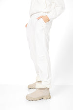 מכנסי ניילון ארוכים בצבע קרם