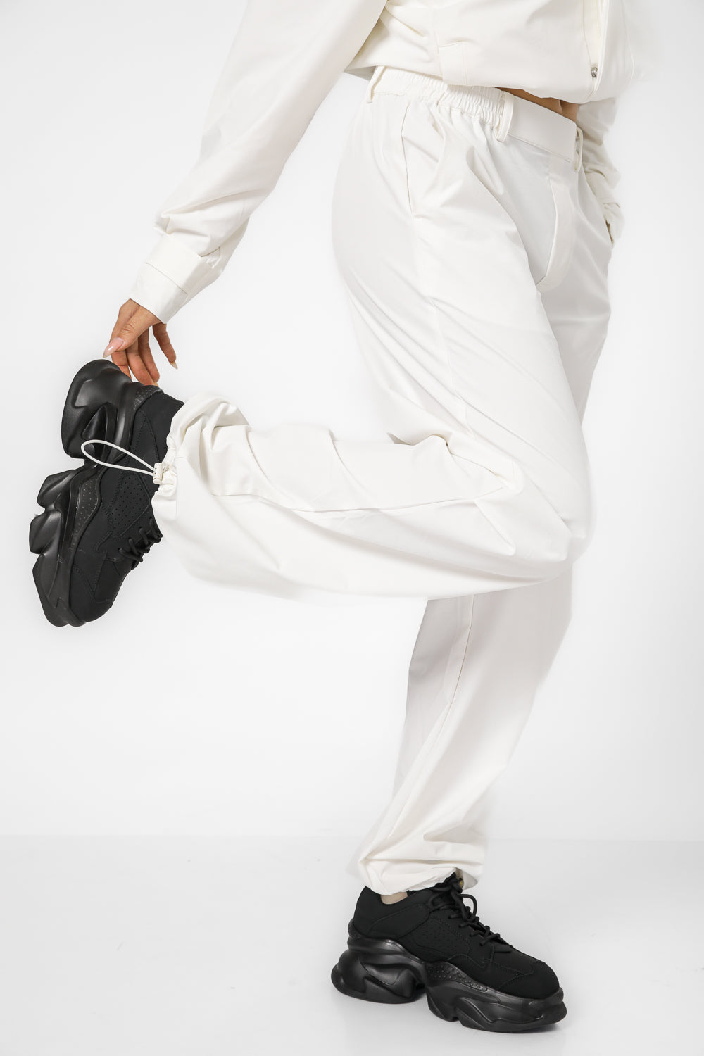 מכנסיים ארוכים ניילון בצבע קרם