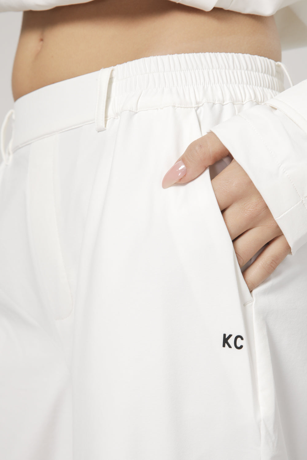 מכנסיים ארוכים ניילון בצבע קרם