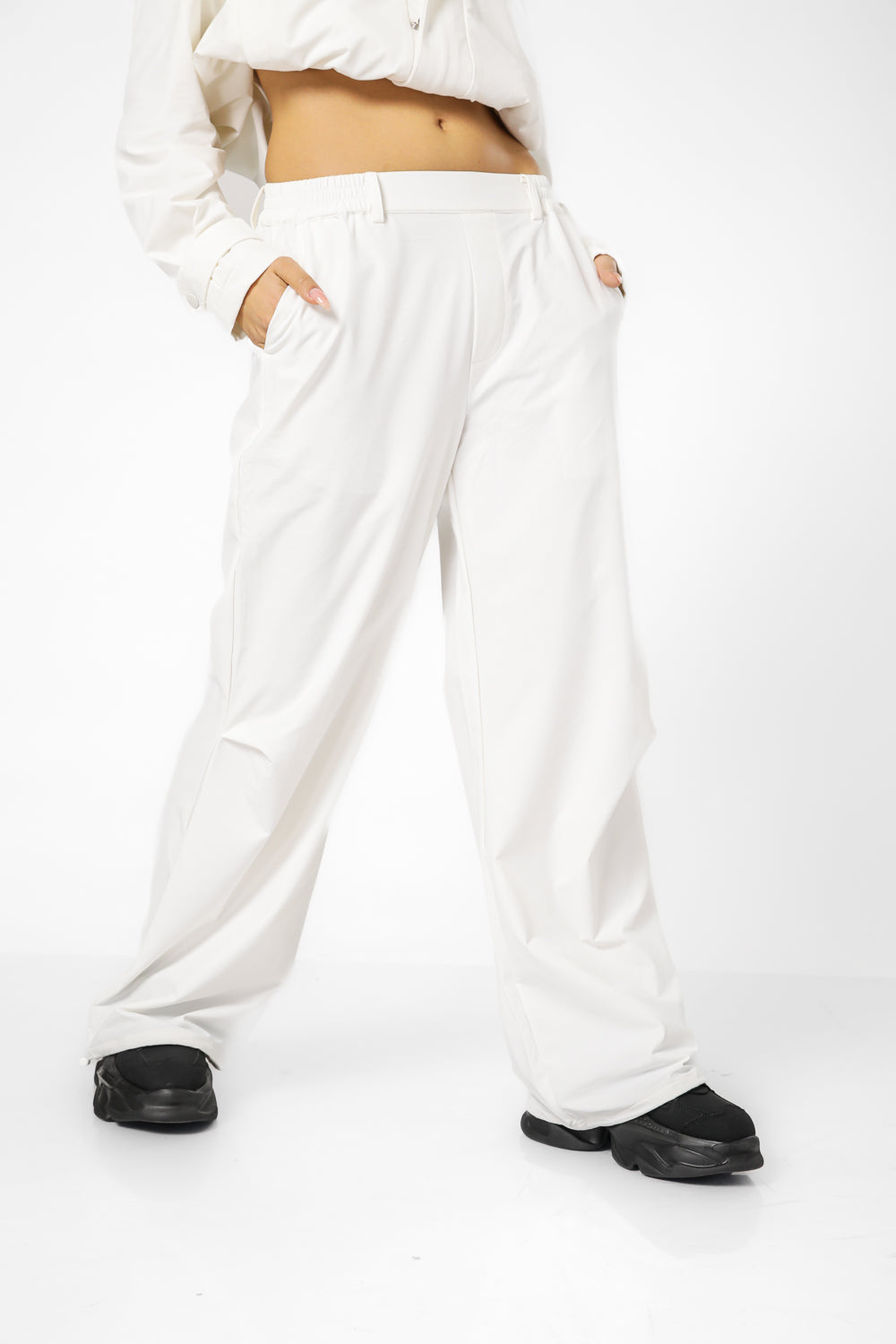 מכנסיים ארוכים ניילון בצבע קרם