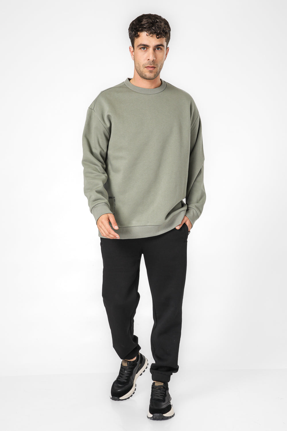 סווטשירט אוברסייז הדפס בגב בצבע זית