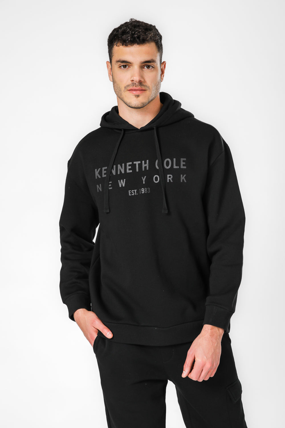 סווטשירט קפוצ'ון אוברסייז עם הדפס בחזית בצבע שחור