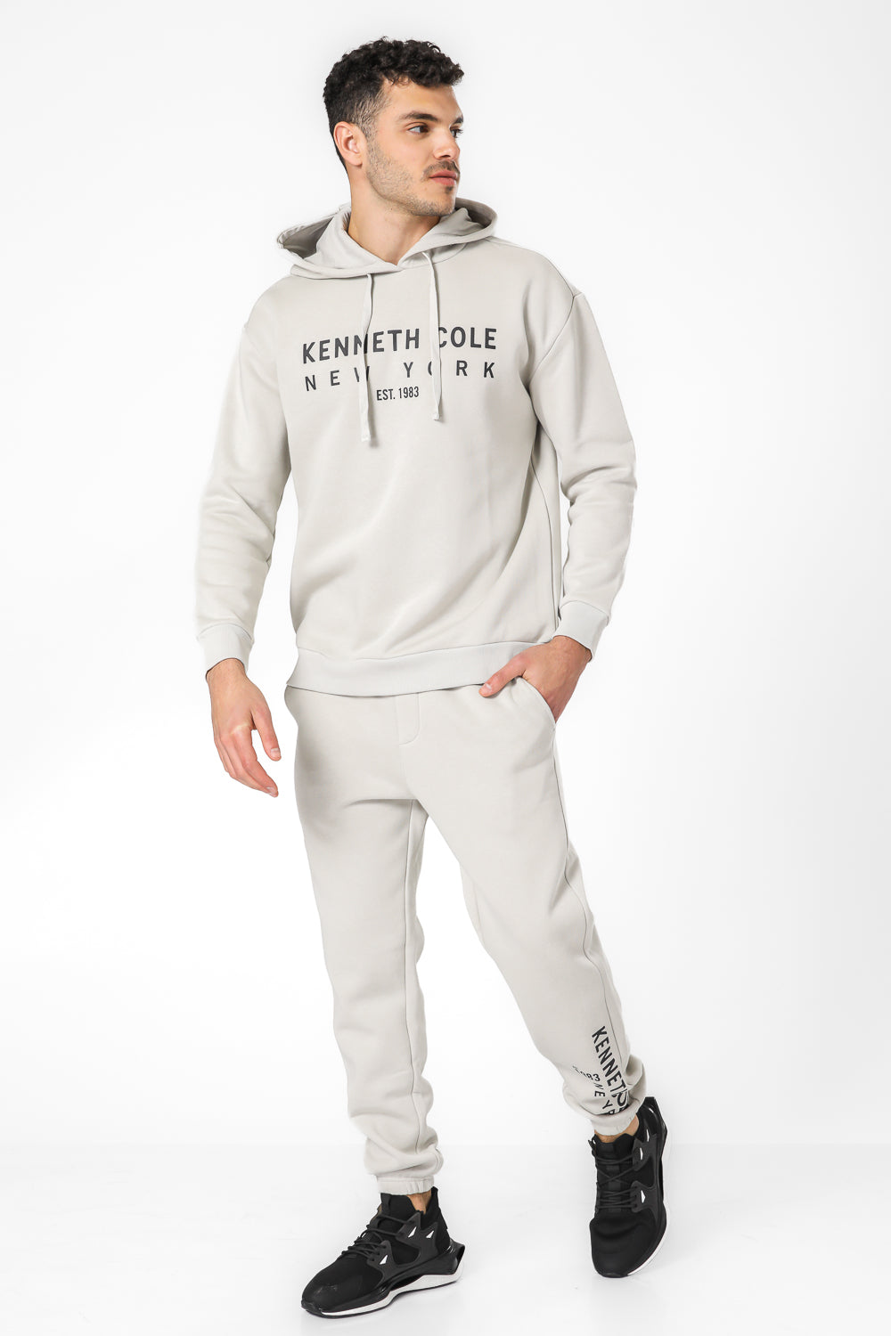 מכנסי טרנינג בגזרת Slim מכפלות אלסטיות בצבע אבן