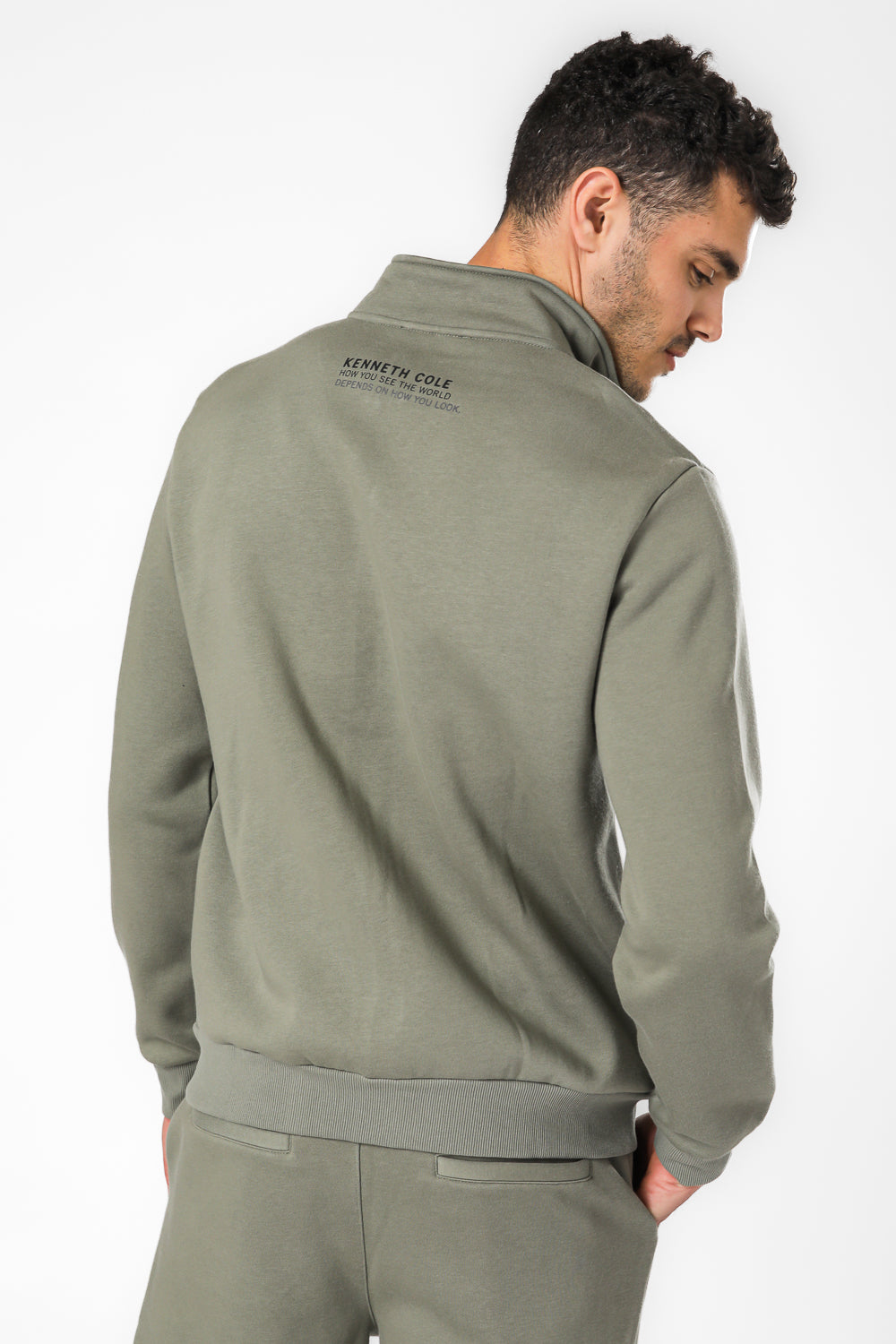 סווטשירט צווארון גולף עם רוכסן