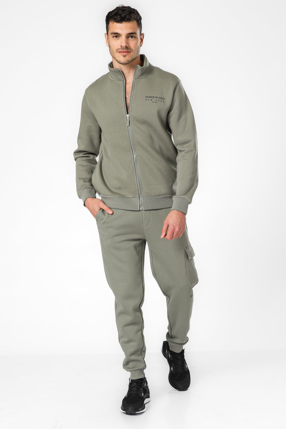 מכנסי טרנינג דגמ"ח בגזרת Slim בצבע זית