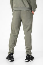 מכנסי טרנינג ארוכים בגזרה ישרה בצבע זית