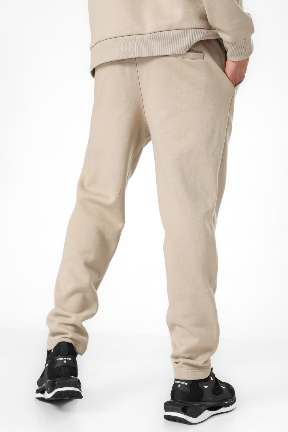 מכנסי טרנינג ארוכים בגזרה ישרה בצבע כאמל