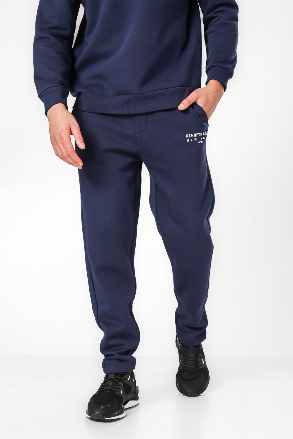 מכנסי טרנינג ארוכים בגזרה ישרה בצבע נייבי