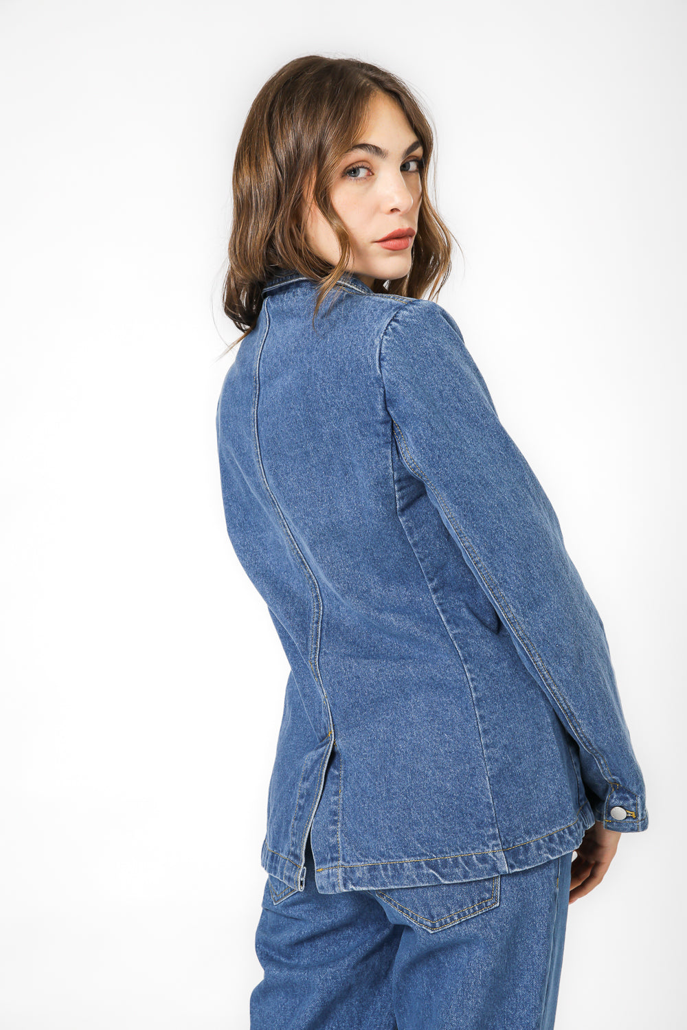 בלייזר ג'ינס מחויט 