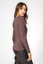 טופ אלסטי מפתח מרובע בצבע חום שוקולד