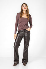 טופ אלסטי מפתח מרובע בצבע חום שוקולד