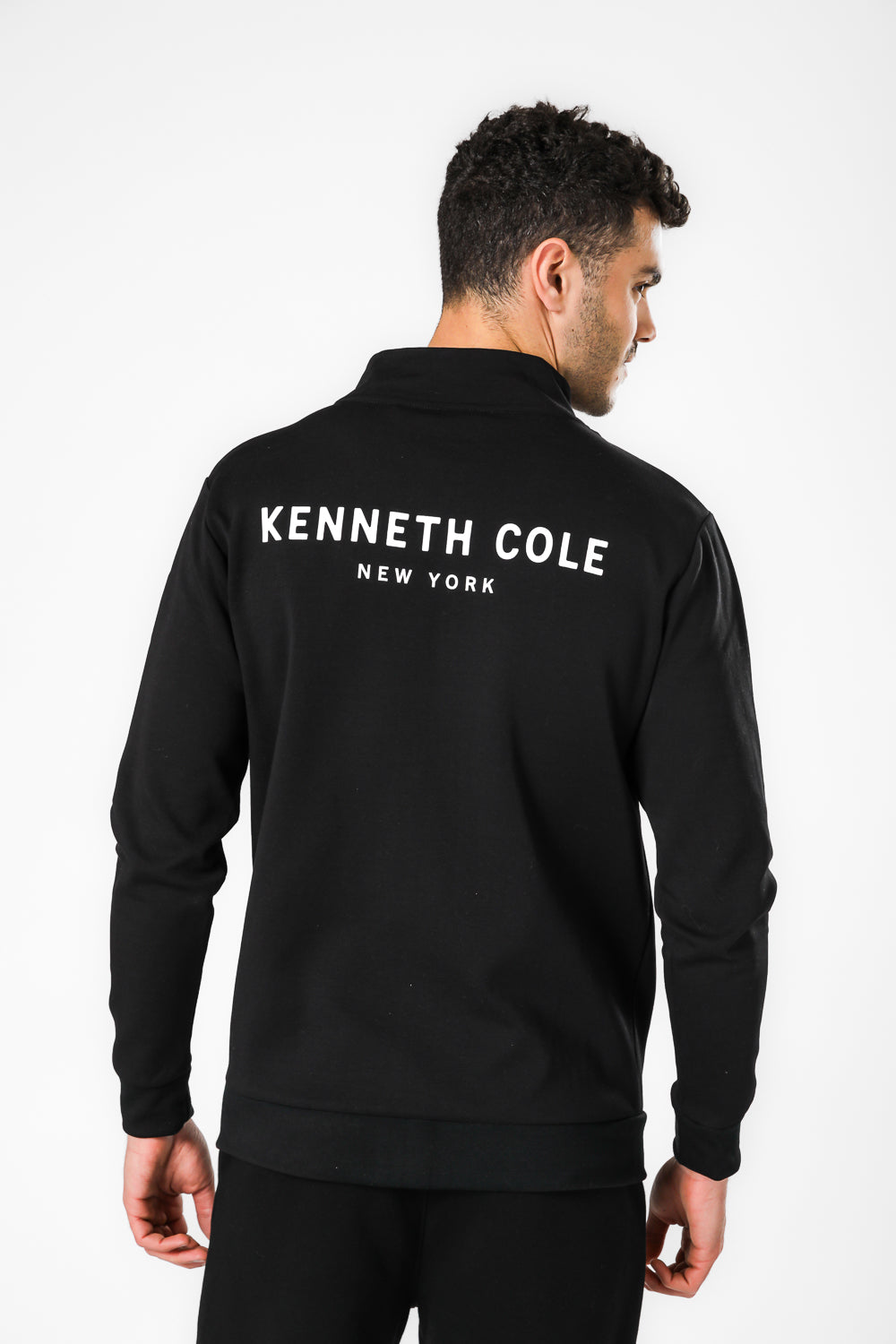 סווטשירט צווארון גבוה עם רוכסן בצבע שחור