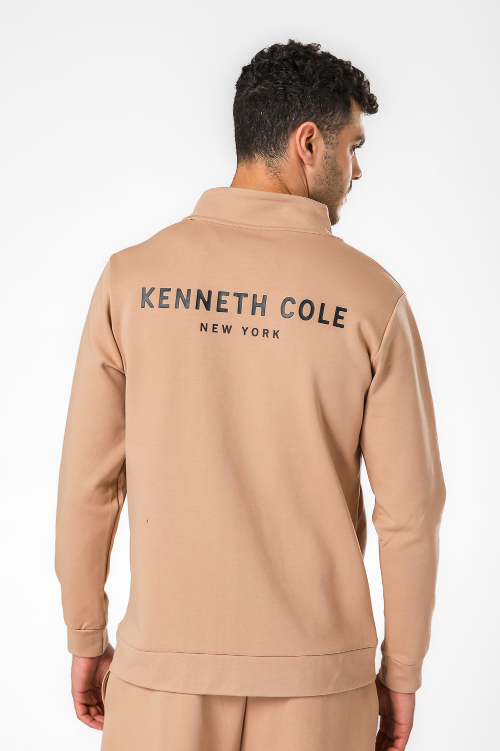 סווטשירט צווארון גבוה עם רוכסן בצבע כאמל