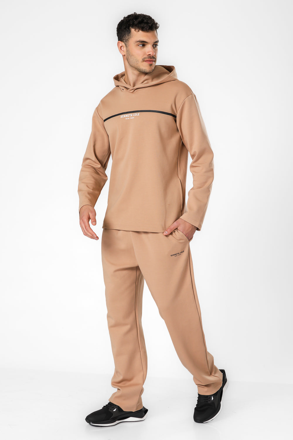 מכנסי טרנינג אינטרלוק בגזרה ישרה בצבע כאמל