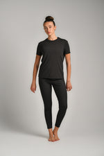 טי שירט אקטיב עם תפר קשת בגב