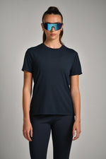 טי שירט אקטיב עם תפר קשת בגב