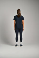 טי שירט אקטיב עם תפר קשת בגב