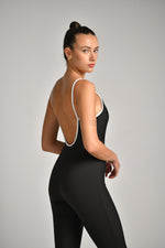 אוברול עם גב פתוח