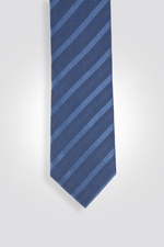 עניבת משי פסים בצבע כחול