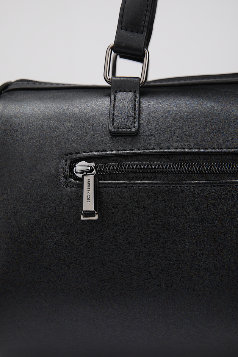 תיק יד דמוי עור בצבע שחור