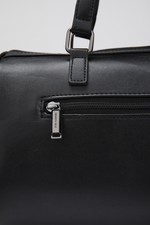 תיק יד דמוי עור בצבע שחור
