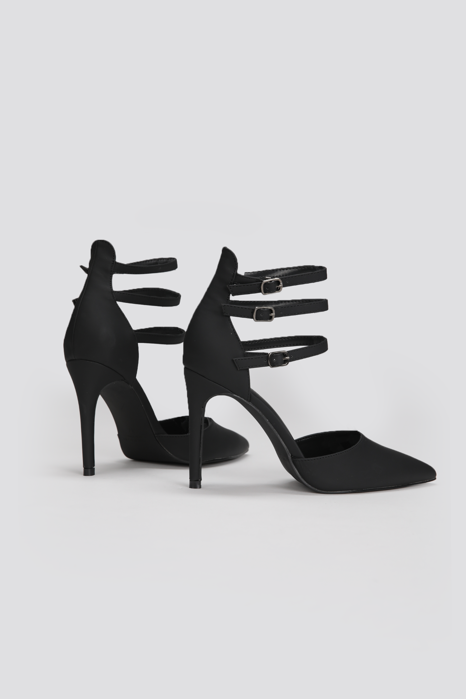 סנדל עקב עם רצועות