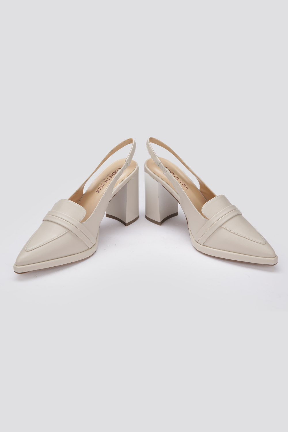 נעלי עקב שפיץ דמוי עור בצבע בז'