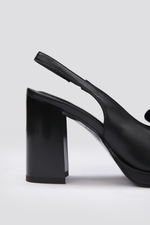 נעלי עקב שפיץ דמוי עור בצבע שחור