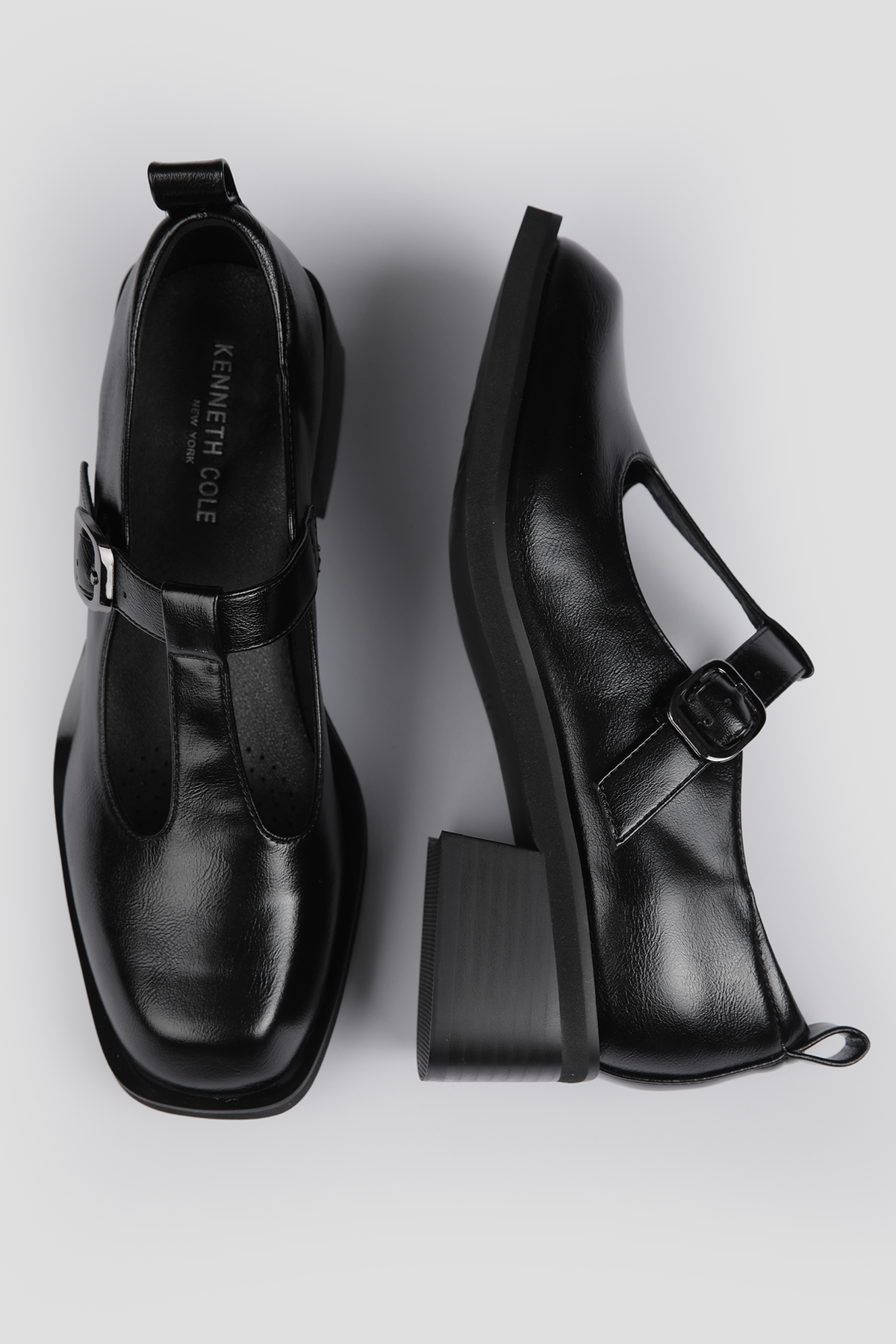 סנדלים סגורים עם עקב דמוי עור בצבע שחור