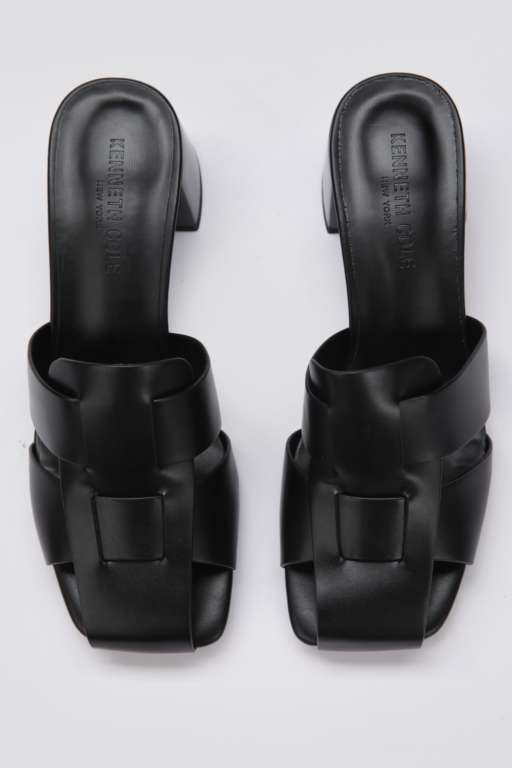 כפכפי פישרמן דמוי עור בצבע שחור