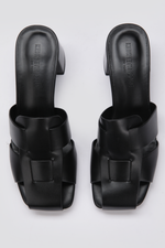 כפכפי פישרמן דמוי עור בצבע שחור