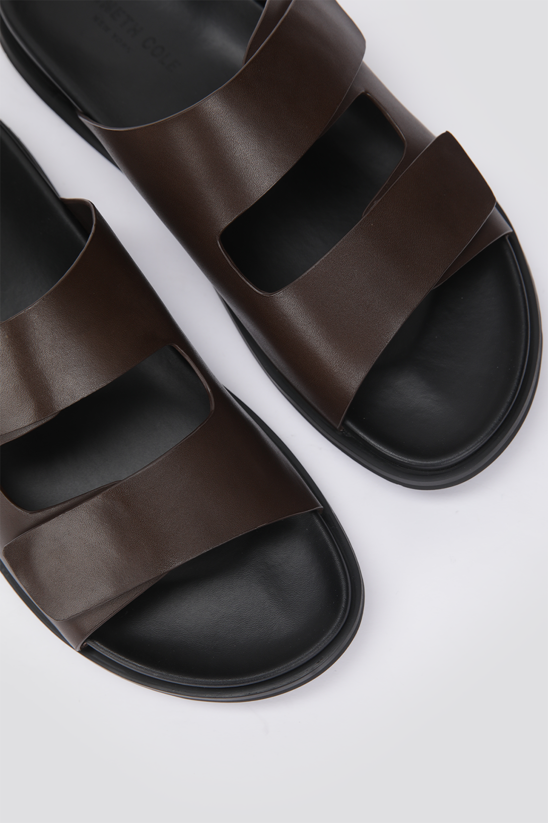 כפכפי עור לגברים בצבע חום