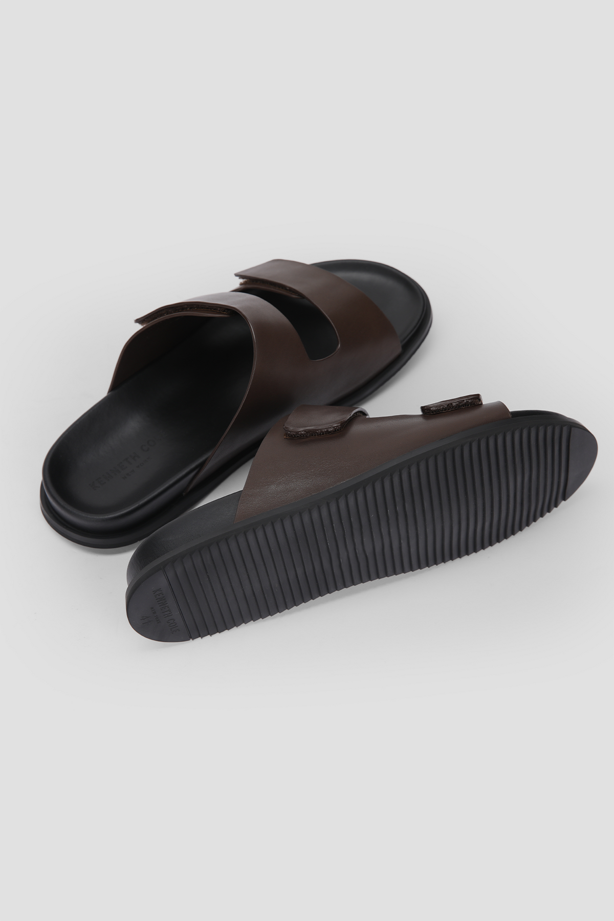 כפכפי עור לגברים בצבע חום