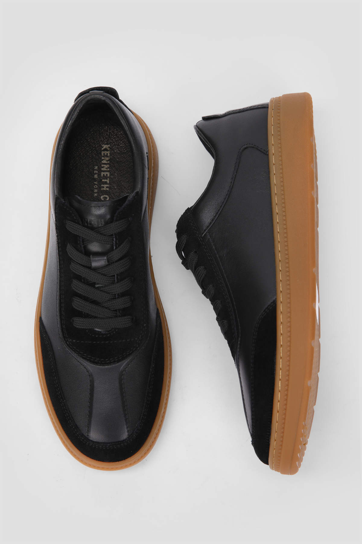 סניקרס זמש לגברים בצבע שחור