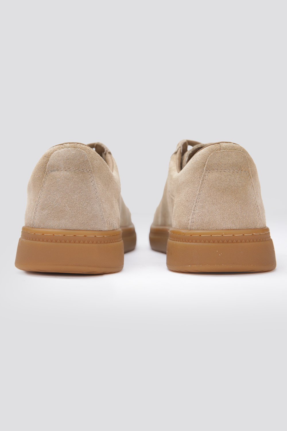 סניקרס זמש לגברים בצבע בז'