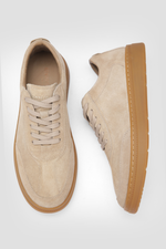 סניקרס זמש לגברים בצבע בז'