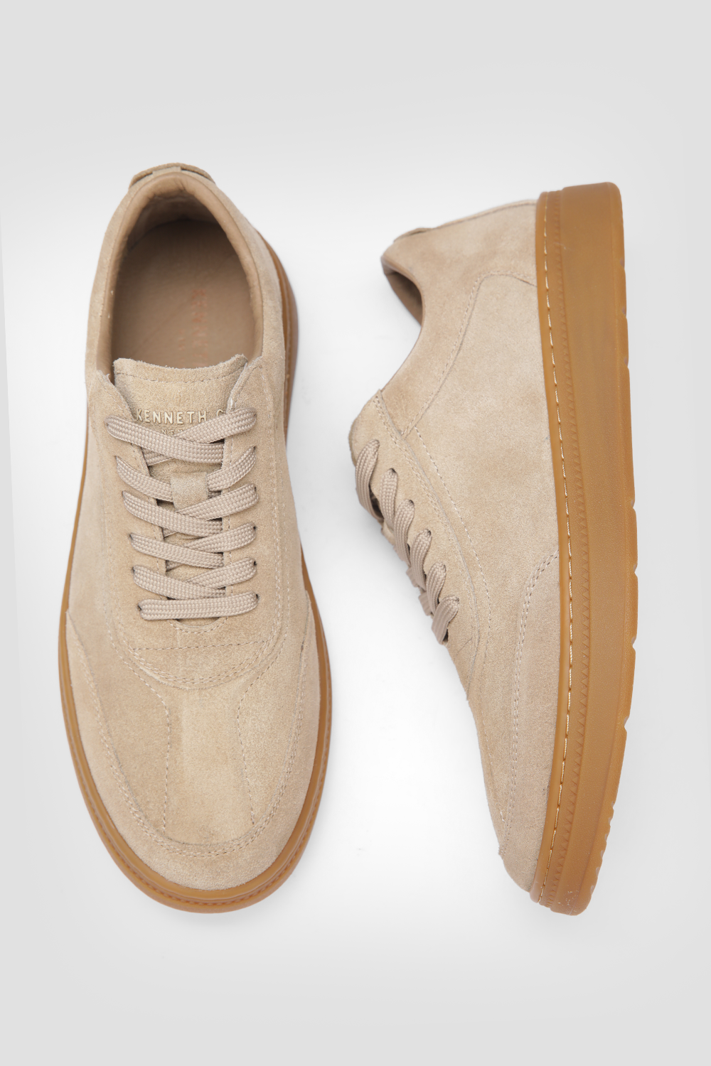 סניקרס זמש לגברים בצבע בז'