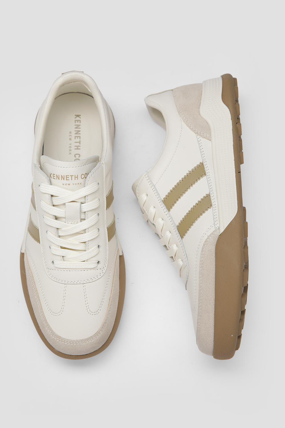 סניקרס עור לגברים בצבע שמנת פסים חום בהיר