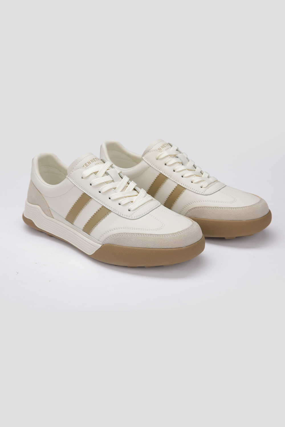 סניקרס עור לגברים בצבע שמנת פסים חום בהיר