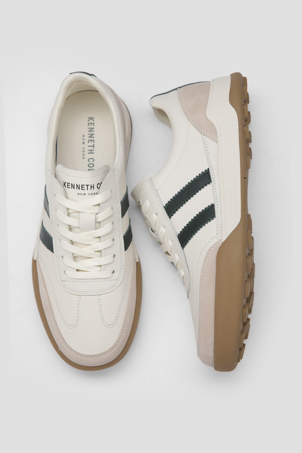 סניקרס עור לגברים בצבע שמנת פסים ירוק