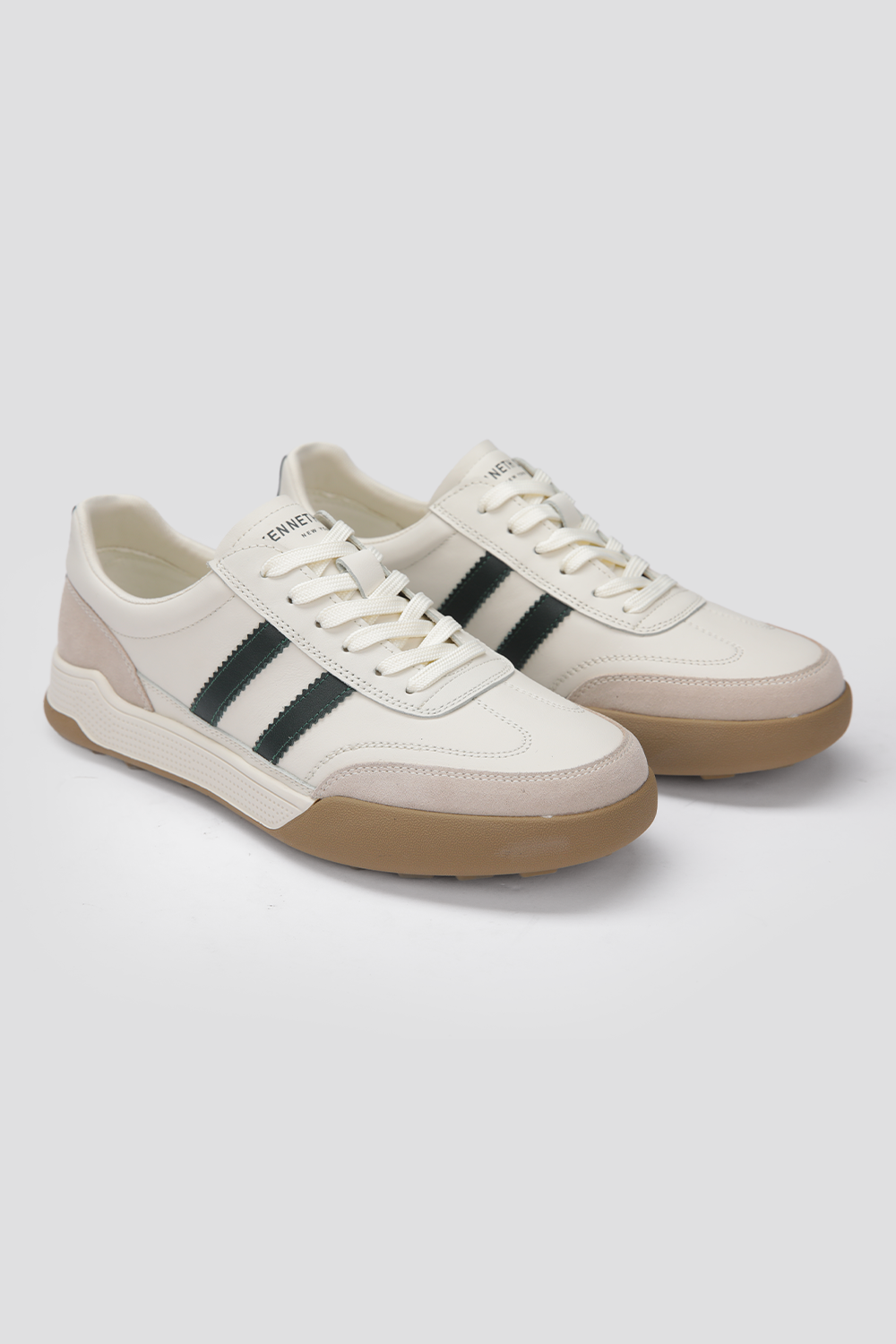 סניקרס עור לגברים בצבע שמנת פסים ירוק