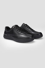 נעלי עור אלגנטיות לגברים בצבע שחור