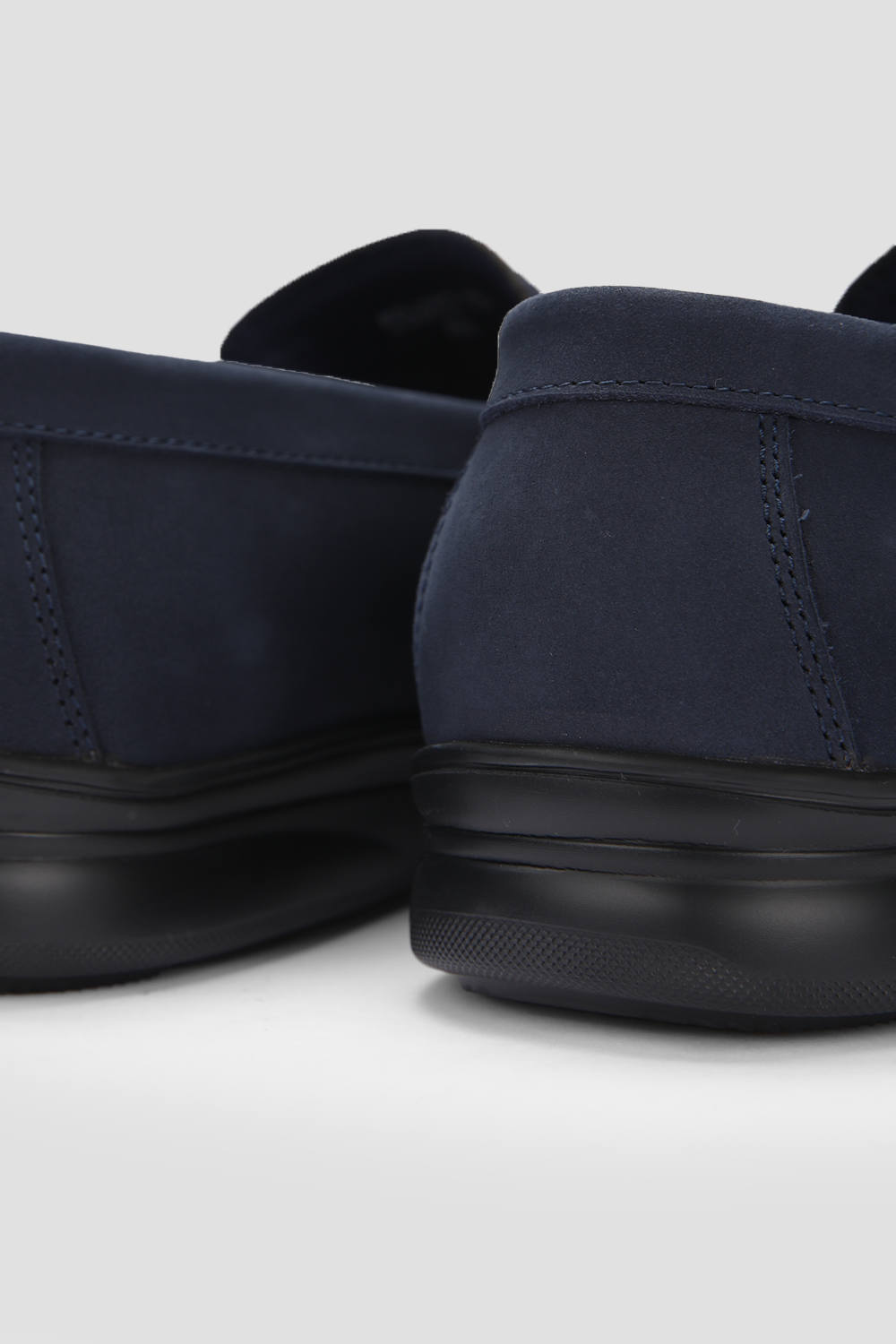 נעלי מוקסין מעור לגברים בצבע נייבי