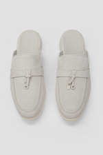 כפכפים מזמש סגנון מוקסין בצבע אפור בהיר